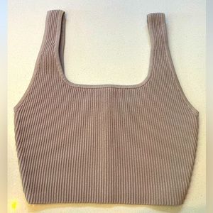 Aritzia crop top, size xs